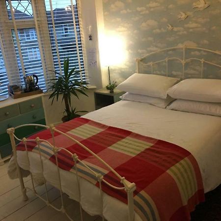 Heavenly Retreat Apartment Коршам Екстериор снимка