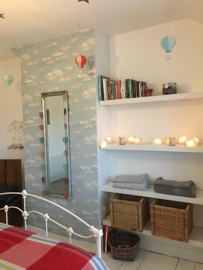 Heavenly Retreat Apartment Коршам Екстериор снимка