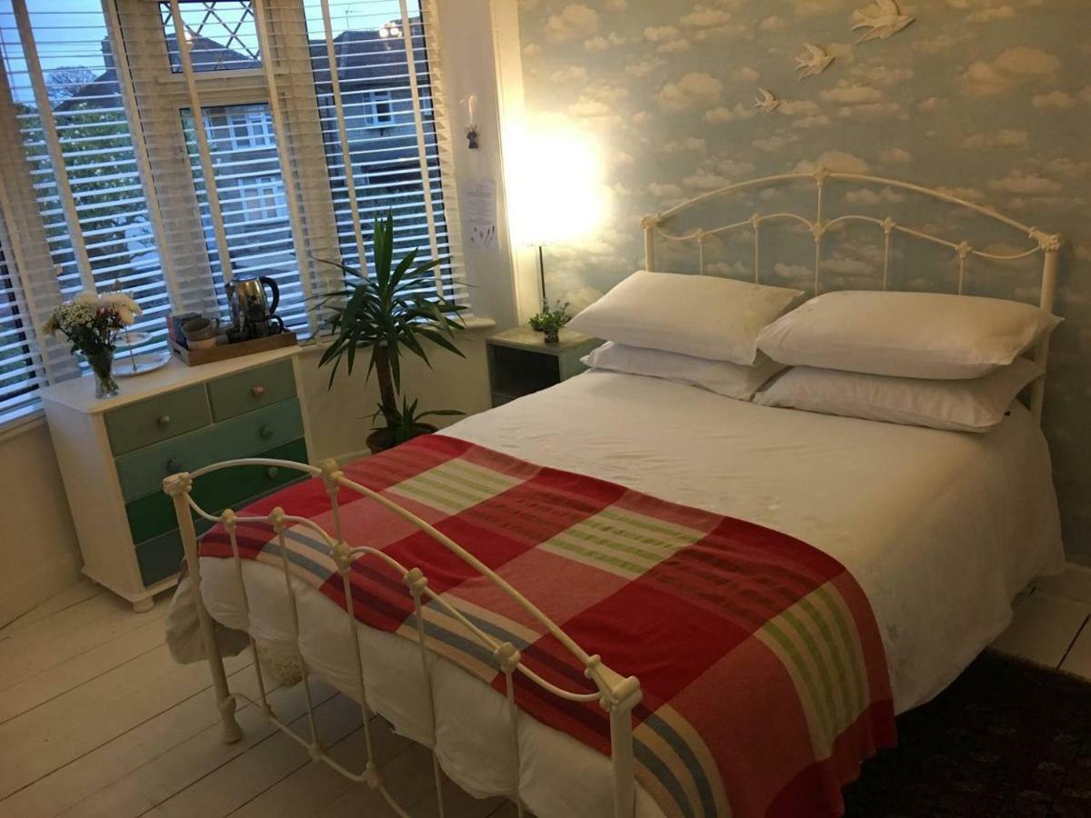 Heavenly Retreat Apartment Коршам Екстериор снимка